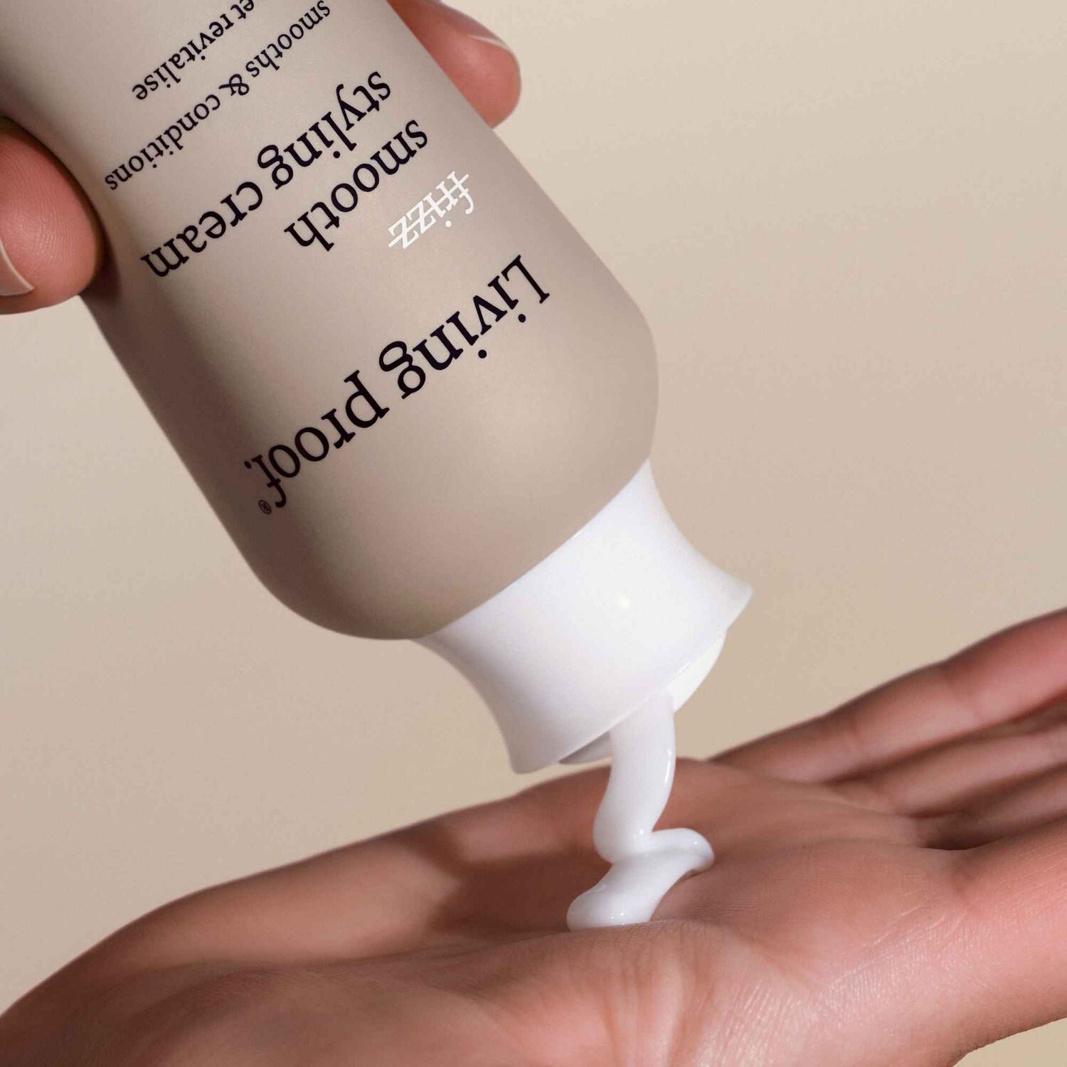 LIVING PROOF Frizz Smooth Styling Cream